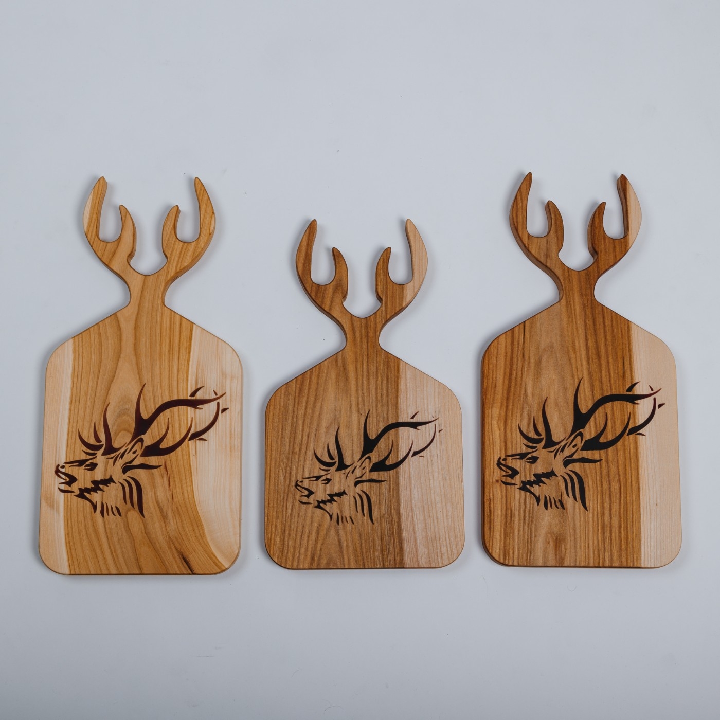 LESENA DESKA ZA REZANJE - MOTIV JELEN - slika 8